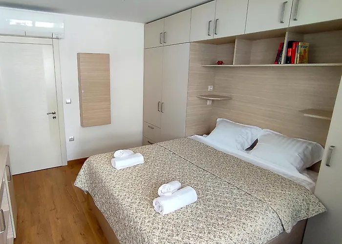 2 Coastal Retreat * Varna