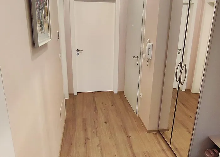 Apartment 2 Coastal Retreat *