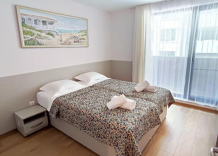 2 Coastal Retreat * فارنا